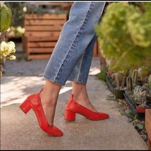 $123 ISO Everlane day heels